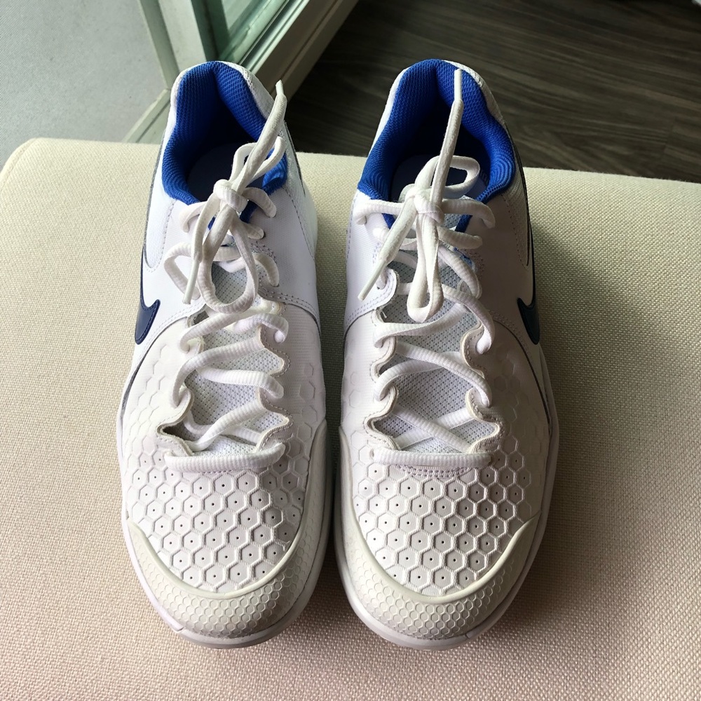 Nike Air Zoom Resistance Court Tennis Shoes Size 9.5